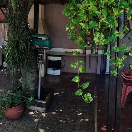 Hostel & Posada Noelia Пуэрто-Игуасу Экстерьер фото